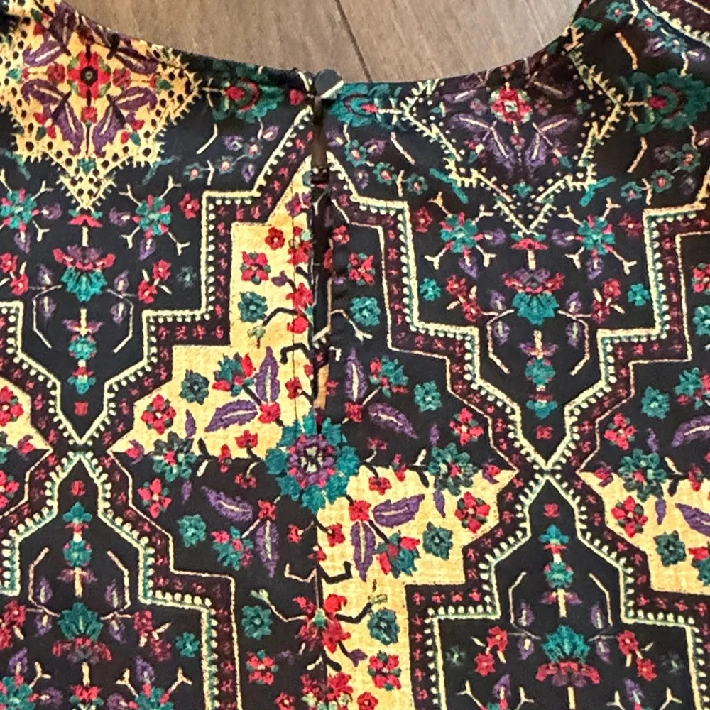 Loft Geo Border Satin Puff Sleeve Blouse Size Small C2-012